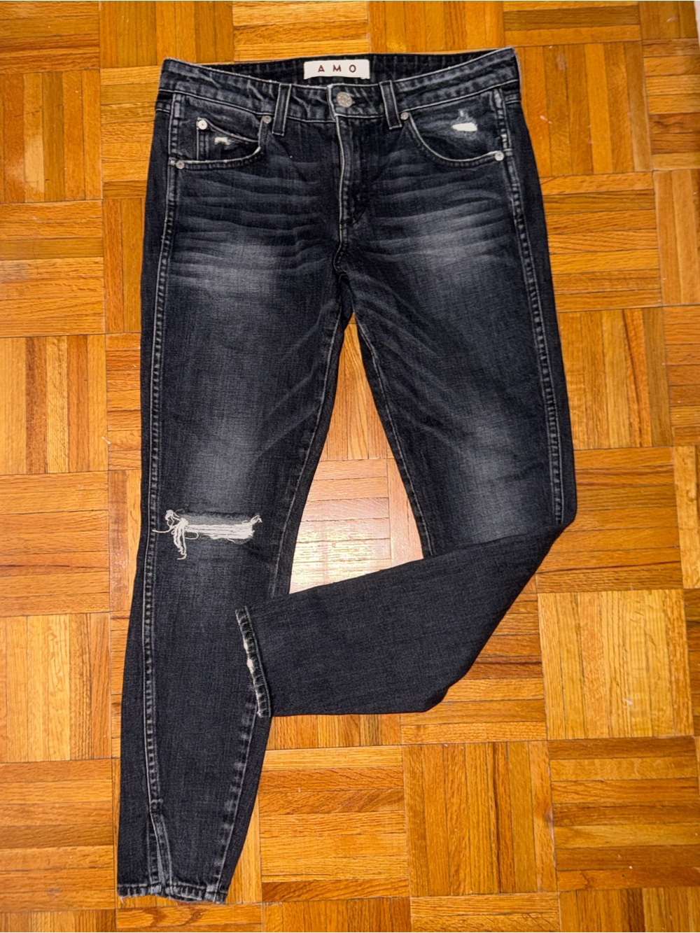 AMO Women’s Twist Jeans in Vixen Destroy Size 27